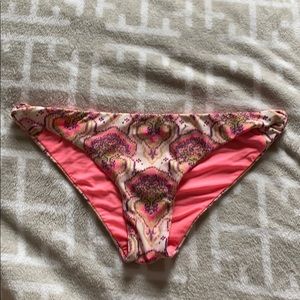 Reversible swim bottoms